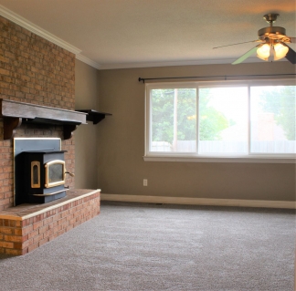 Great Home in Warr Acres Close & Convenient to Shopping & Highways!!! HALF OFF FIRST FULL MONTHS RENT!