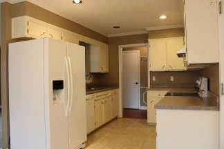 Great Home in Warr Acres Close & Convenient to Shopping & Highways!!! HALF OFF FIRST FULL MONTHS RENT!