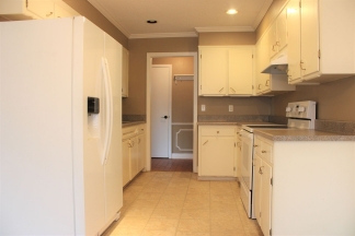 Great Home in Warr Acres Close & Convenient to Shopping & Highways!!! HALF OFF FIRST FULL MONTHS RENT!
