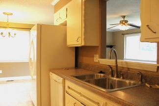 Great Home in Warr Acres Close & Convenient to Shopping & Highways!!! HALF OFF FIRST FULL MONTHS RENT!
