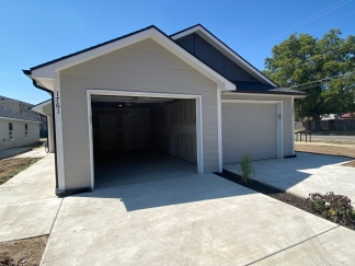 3 Bedroom 2 bath Duple with Garage - Close to WSU