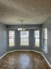 Charming 3-Bedroom Home with Cozy Fireplace in Spring Hill