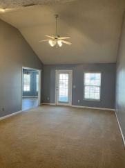 Charming 3-Bedroom Home with Cozy Fireplace in Spring Hill