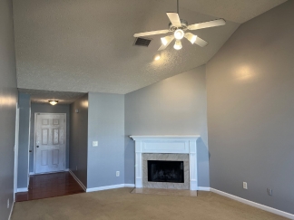 Charming 3-Bedroom Home with Cozy Fireplace in Spring Hill