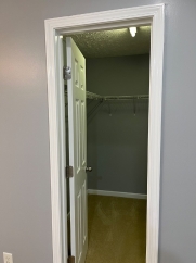 Charming 3-Bedroom Home with Cozy Fireplace in Spring Hill