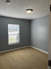 Charming 3-Bedroom Home with Cozy Fireplace in Spring Hill