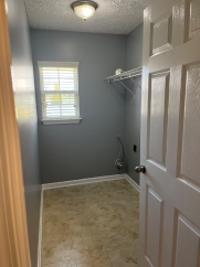 Charming 3-Bedroom Home with Cozy Fireplace in Spring Hill