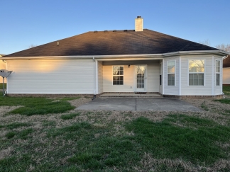 Charming 3-Bedroom Home with Cozy Fireplace in Spring Hill