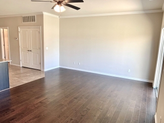 3 Bedroom Townhome for Rent in Rogers!