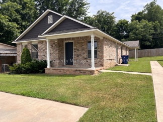 READY NOW! 2 Bed 2 Bath Duplex close to Baptist Health Hospital!