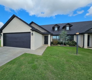 Beautiful 3 Bedroom/2.5 Bathroom Chaffee Crossing Townhome **First Full Month's Rent FREE**