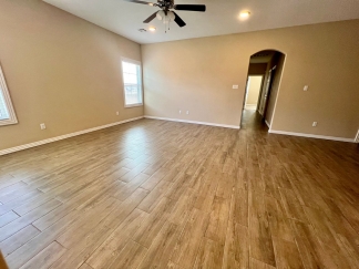 Beautiful 3 Bed/2 Bath Single Story Duplex in Chaffee Crossing! **Move In Special!**