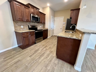 Beautiful 3 Bed/2 Bath Single Story Duplex in Chaffee Crossing! **Move In Special!**