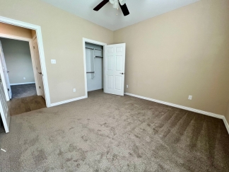 Beautiful 3 Bed/2 Bath Single Story Duplex in Chaffee Crossing! **Move In Special!**