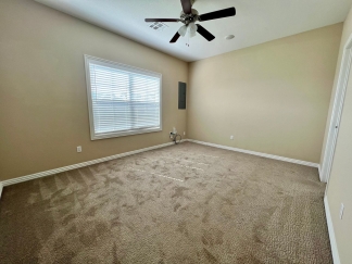 Beautiful 3 Bed/2 Bath Single Story Duplex in Chaffee Crossing! **Move In Special!**