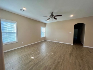 Beautiful 3 Bed/2 Bath Single Story Duplex in Chaffee Crossing! **Move In Special!**