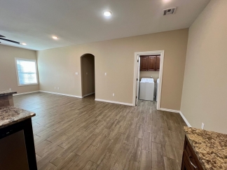 Beautiful 3 Bed/2 Bath Single Story Duplex in Chaffee Crossing! **Move In Special!**