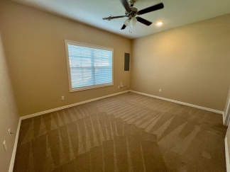 Beautiful 3 Bed/2 Bath Single Story Duplex in Chaffee Crossing! **Move In Special!**