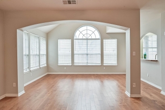 Large Mansfield National Pool Home