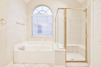 Large Mansfield National Pool Home