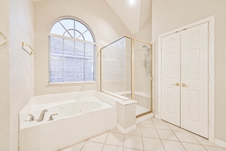 Large Mansfield National Pool Home