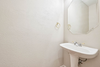 Large Mansfield National Pool Home