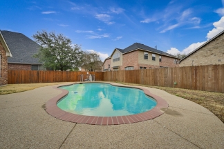 Large Mansfield National Pool Home