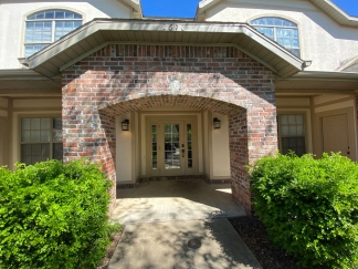 Recently Renovated 3 Bedroom, Near Shopping, Schools, Restaurants!
