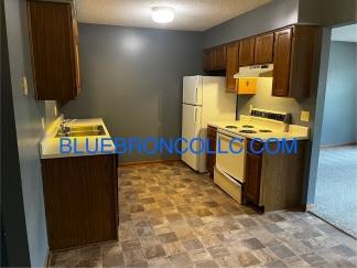 Great price for 1 bedroom apartment, large closets and updated flooring