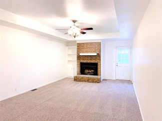 Fabulous 3 Bed/2 Bath Duplex with Open Floor Plan!!