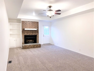 Fabulous 3 Bed/2 Bath Duplex with Open Floor Plan!!