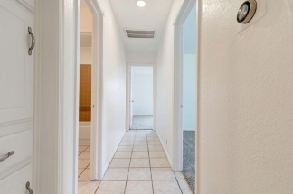 Fabulous 3 Bed/2 Bath Duplex with Open Floor Plan!!