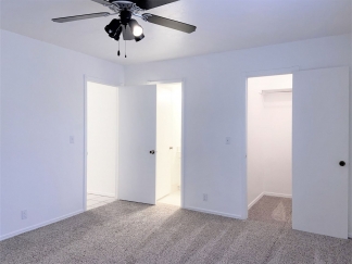 Fabulous 3 Bed/2 Bath Duplex with Open Floor Plan!!