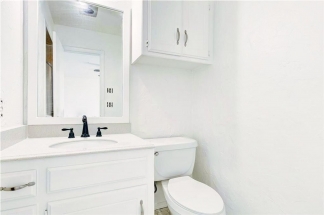 Fabulous 3 Bed/2 Bath Duplex with Open Floor Plan!!
