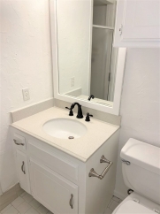 Fabulous 3 Bed/2 Bath Duplex with Open Floor Plan!!