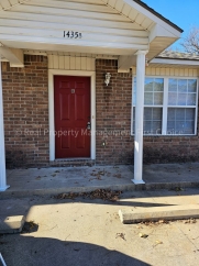 Cute 3B/2B Duplex on South Side!