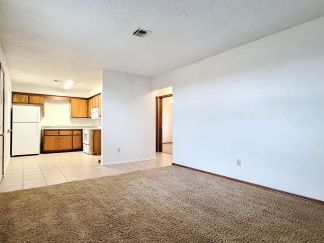 Charming 2 Bedroom Duplex in Tuttle, Oklahoma - Your Ideal Home Awaits!