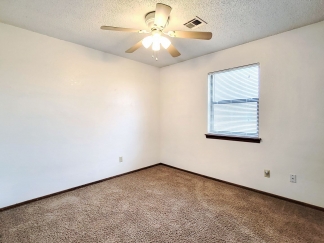 Charming 2 Bedroom Duplex in Tuttle, Oklahoma - Your Ideal Home Awaits!