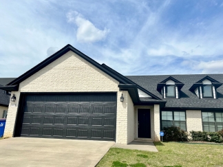 3B/2.5B Spacious Townhome with Fenced Backyard in Chaffee Crossing. **ASK ABOUT MOVE IN SPECIAL**