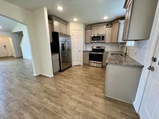 3B/2.5B Spacious Townhome with Fenced Backyard in Chaffee Crossing. **ASK ABOUT MOVE IN SPECIAL**