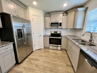3B/2.5B Spacious Townhome with Fenced Backyard in Chaffee Crossing. **ASK ABOUT MOVE IN SPECIAL**