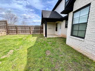 3B/2.5B Spacious Townhome with Fenced Backyard in Chaffee Crossing. **ASK ABOUT MOVE IN SPECIAL**
