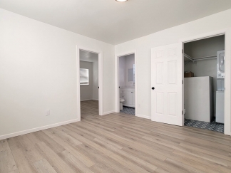 ***MOVE IN SPECIAL $100 off the first month's rent!! *** Newly Renovated Duplex In The Perfect Location!!!
