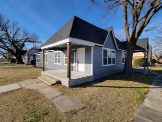Available Now! The Cozy Cottage! ***Move In Special - 1st Full Month Free with a 18-Month Lease or 50% 1st Full Month with a 12-Month Lease*** Newly Renovated Duplex In The Perfect Location!!!