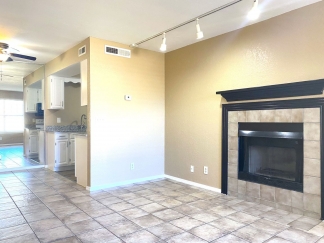 Stylish 1 Bed Condo in Desirable Gated Community: Experience Luxury Living!