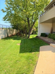 Stylish 1 Bed Condo in Desirable Gated Community: Experience Luxury Living!
