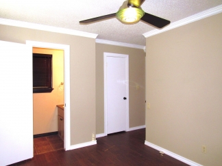 Beautiful Home with Inground Storm Shelter, 2 Sheds & All New Appliances In Moore School District!!