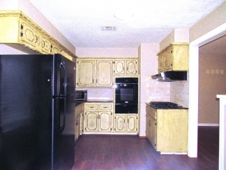 Beautiful Home with Inground Storm Shelter, 2 Sheds & All New Appliances In Moore School District!!
