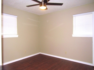 Beautiful Home with Inground Storm Shelter, 2 Sheds & All New Appliances In Moore School District!!
