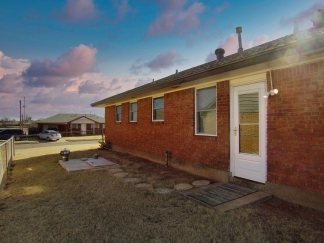 Beautiful Home with Inground Storm Shelter, 2 Sheds & All New Appliances In Moore School District!!
